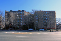 Virginia Gardens in Brooklyn, NY - Foto de edificio - Building Photo