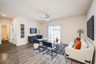 1427 Pk W Ct in Imperial, MO - Building Photo