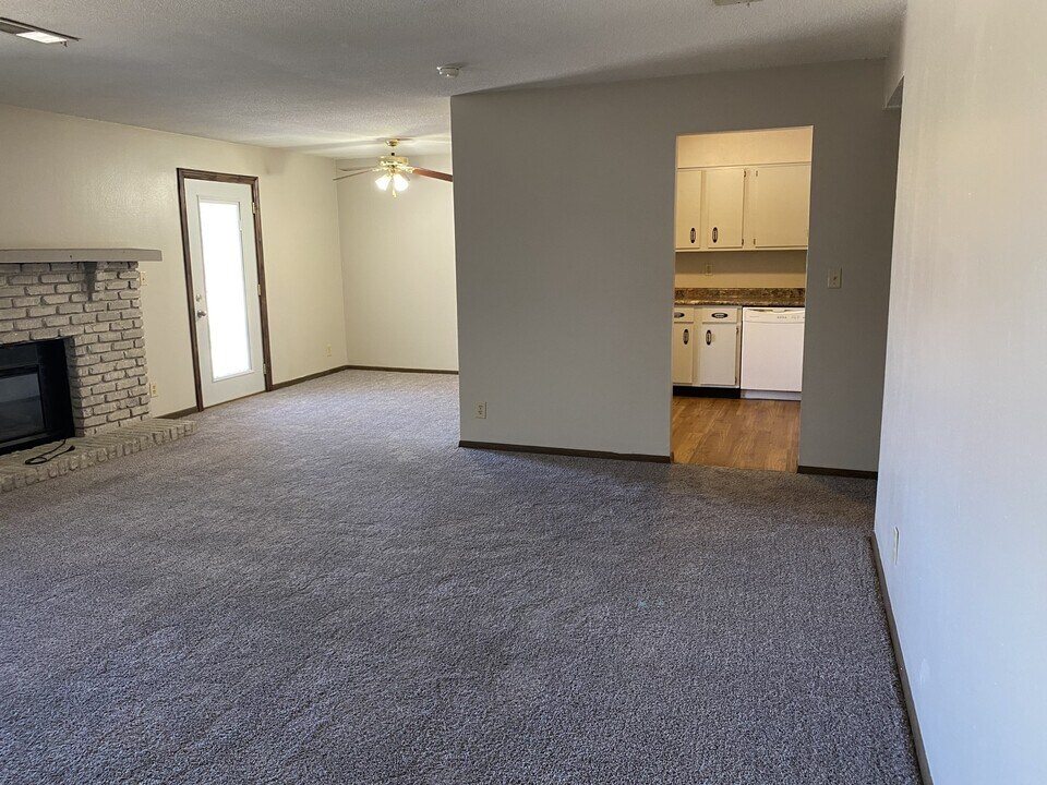 2140 Edgewood Rd NW in Cedar Rapids, IA - Building Photo