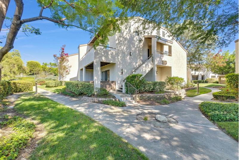 21931 Rimhurst Dr-Unit -117 in Lake Forest, CA - Building Photo