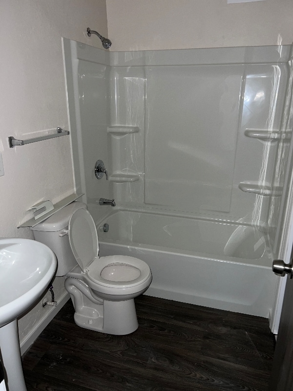 2919 W Wisconsin Ave