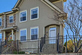 11322 Stratton Ave in Eden Prairie, MN - Foto de edificio - Building Photo