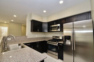 7167 S Durango Dr in Las Vegas, NV - Building Photo - Building Photo
