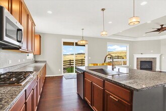 7576 Oasis Dr in Castle Rock, CO - Foto de edificio - Building Photo
