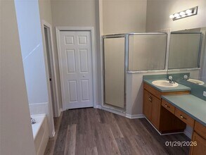 2611 Vinedale Ave in Valrico, FL - Building Photo - Building Photo