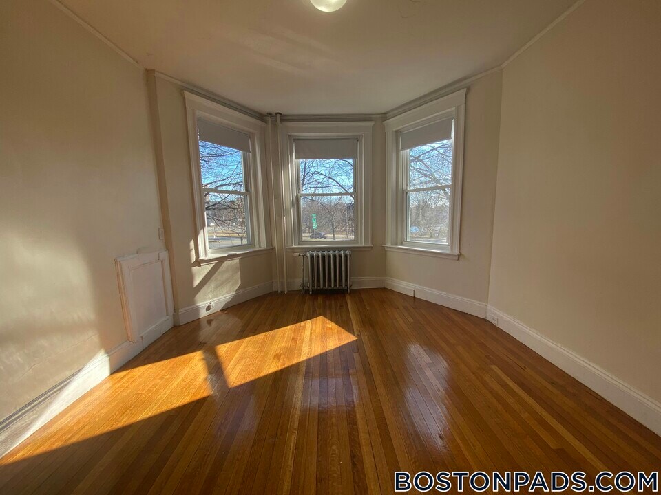 1163 Boylston St in Boston, MA - Building Photo