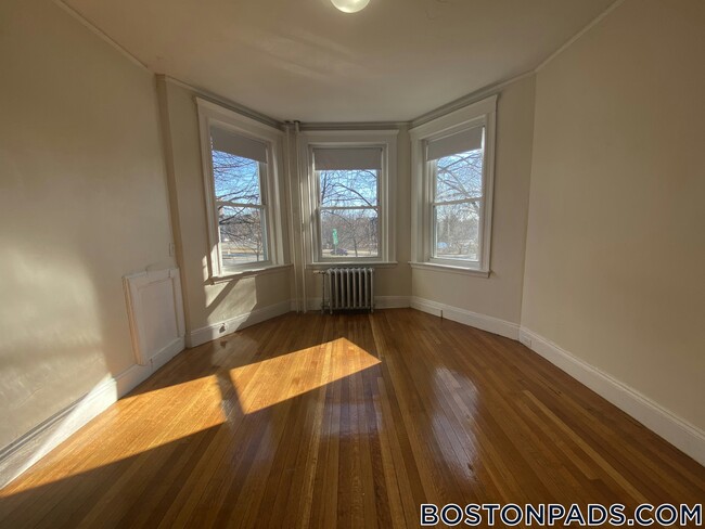 1163 Boylston St