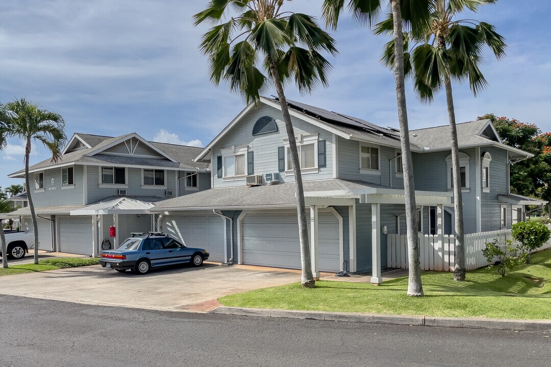 Fairway Village at Waikele in Waipahu, HI - Foto de edificio