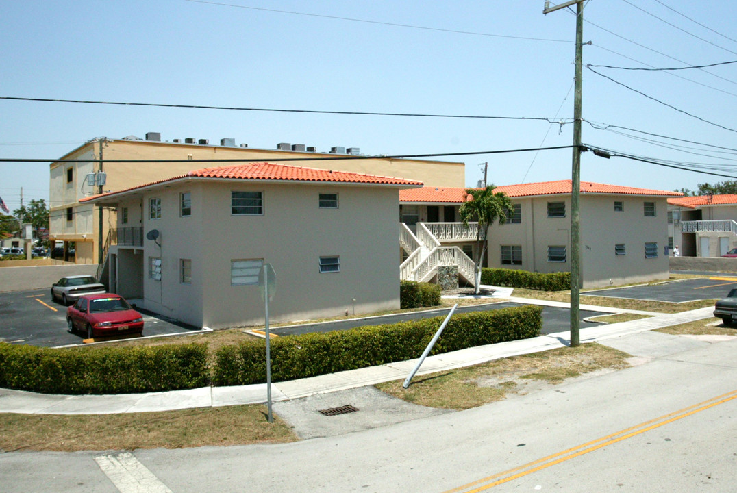 3337 SW 9th St in Miami, FL - Building Photo