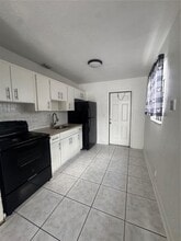 733 NW 4th St in Hallandale Beach, FL - Building Photo - Building Photo