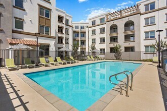 Alta Westwind in Fontana, CA - Foto de edificio - Building Photo