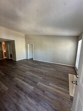 6500 Sands Point Dr in Houston, TX - Building Photo - Building Photo