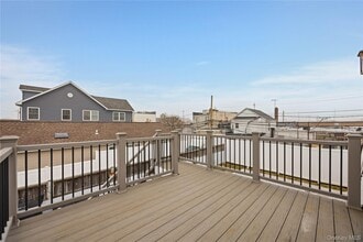 96 Warwick Rd in Island Park, NY - Building Photo - Building Photo