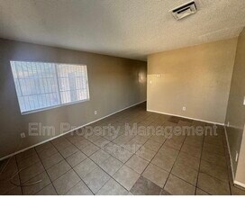 2505 Cedar Ave in Las Vegas, NV - Building Photo - Building Photo