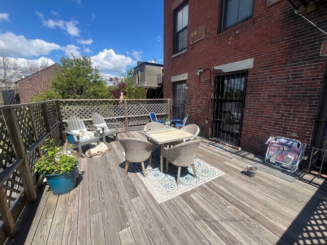 533 Massachusetts Ave in Boston, MA - Building Photo - Building Photo