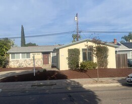 5546 Waring Rd in San Diego, CA - Building Photo