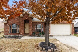 3704 St Johns Dr in Denton, TX - Building Photo