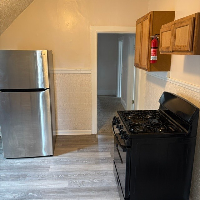 953 W 17th St, Unit Up Stairs B in Erie, PA - Building Photo