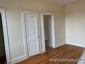 1626 Commonwealth Ave in Boston, MA - Building Photo - Building Photo