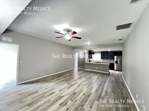 1902 Laredo Dr in Deltona, FL - Building Photo - Building Photo