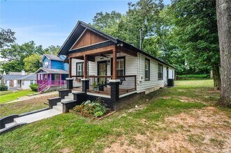958 Crew St SW in Atlanta, GA - Building Photo - Building Photo