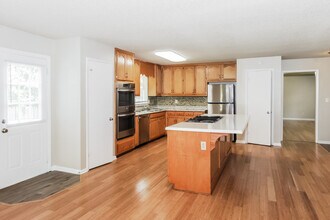 203 Bumblebee Dr in Harvest, AL - Building Photo - Building Photo