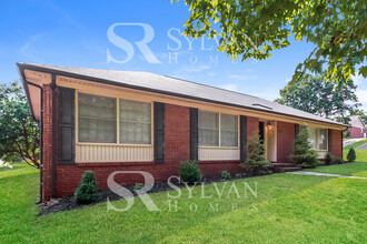 633 Colonial Dr in Statesville, NC - Building Photo - Building Photo