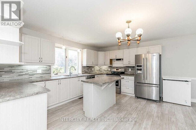 7512 5th Side Rd in Alliston, ON - Building Photo - Building Photo