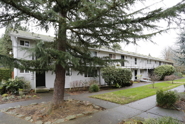 Capitol Hill Condominiums in Portland, OR - Building Photo - Building Photo