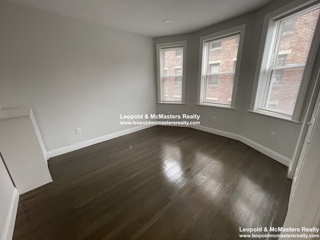 131 Park Dr, Unit 23 in Boston, MA - Building Photo - Building Photo
