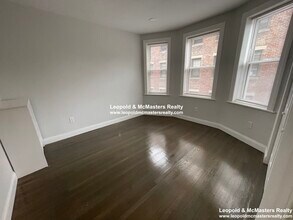 131 Park Dr, Unit 23 in Boston, MA - Foto de edificio - Building Photo