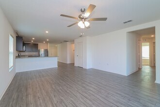 513 Kensington View Dr in Winter Haven, FL - Building Photo - Building Photo