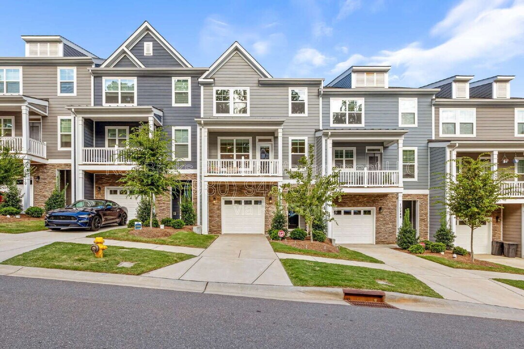 10252 Glenmere Crk Cir in Charlotte, NC - Building Photo