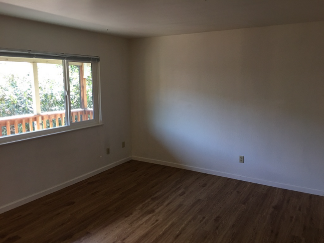 406 Klute St in Santa Rosa, CA - Building Photo - Building Photo
