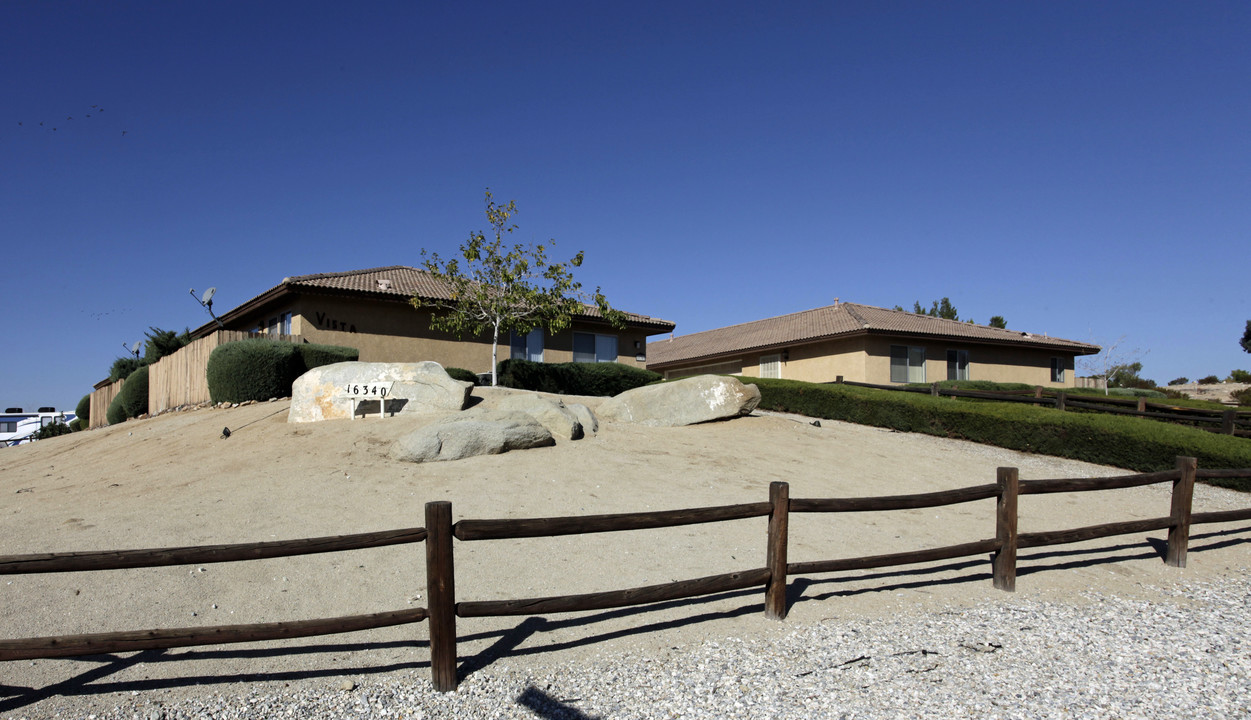 16340 Wato Rd in Apple Valley, CA - Building Photo