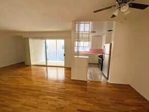 422 S Willaman Dr, Unit 6 in Los Angeles, CA - Building Photo - Building Photo