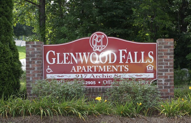 Glenwood Falls in Fort Mill, SC - Foto de edificio - Building Photo