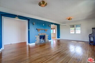 1024 Coronado Terrace in Los Angeles, CA - Building Photo - Building Photo