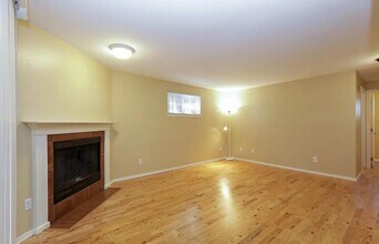 1127 N 198th St in Shoreline, WA - Building Photo - Building Photo