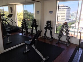 Imperial Tower Apartments in San Diego, CA - Building Photo - Building Photo