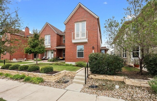 2222 Simond Ave in Austin, TX - Foto de edificio - Building Photo