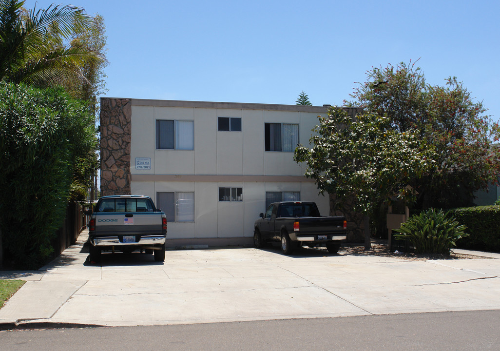 959 Chalcedony St in San Diego, CA - Building Photo