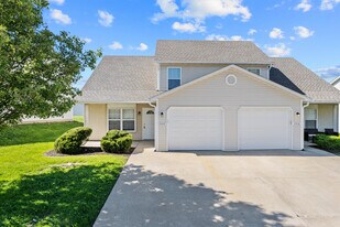 2418 Northampton Dr in Columbia, MO - Building Photo