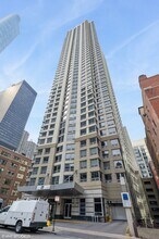 440 N Wabash Ave in Chicago, IL - Foto de edificio - Building Photo