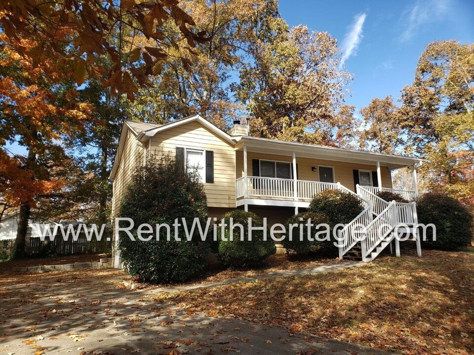 47 Hayden Ct in Douglasville, GA - Building Photo