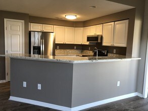 1483 Fox Pointe Cir, Unit 1483 in Ann Arbor, MI - Building Photo - Building Photo