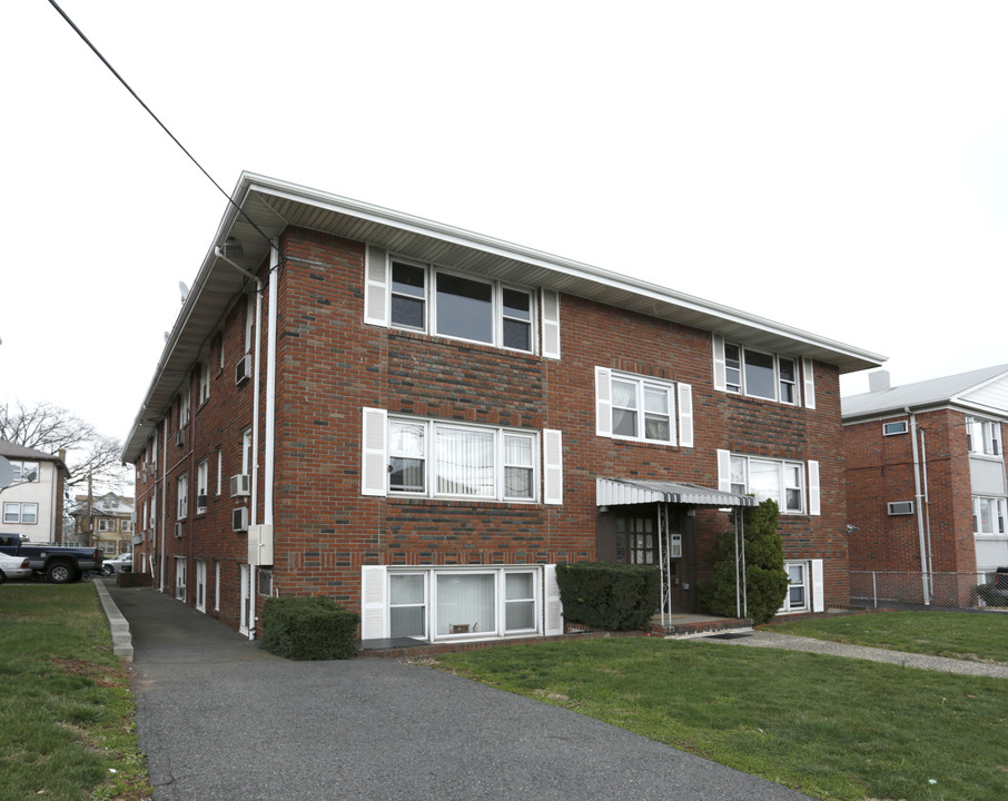 358 S Broad St in Elizabeth, NJ - Building Photo