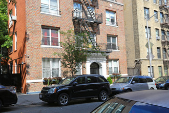 68 Cabrini Blvd in New York, NY - Building Photo - Building Photo