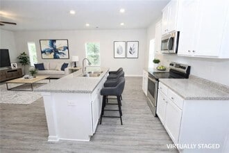 2105 Jessica Way in Conyers, GA - Foto de edificio - Building Photo