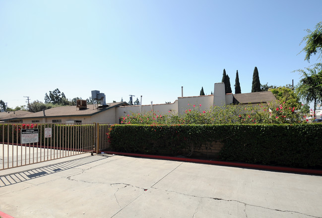 13902 Clinton St in Garden Grove, CA - Building Photo - Building Photo